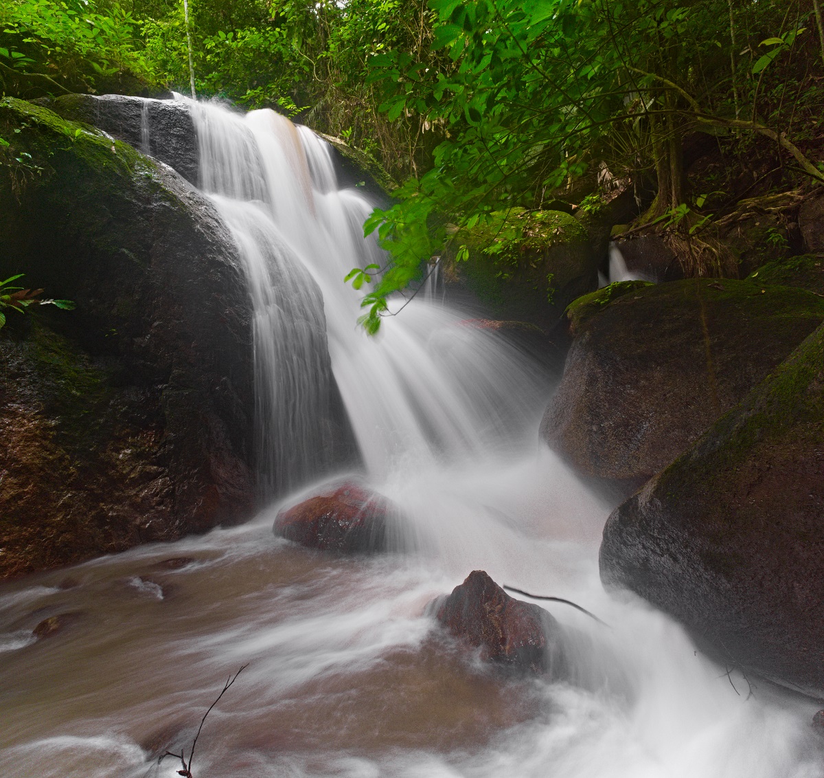 paumbangfalls1rightsectionportraitweb.jpg